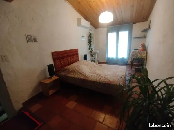 Chambre à louer dans maison