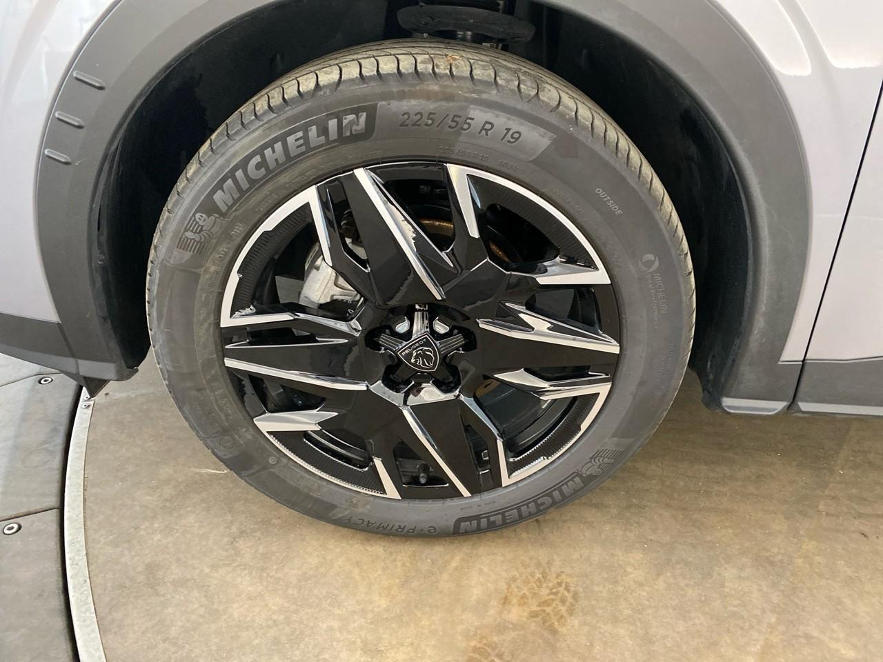 Peugeot 3008 hybrid 145 e-dcs6 allure — photo 11