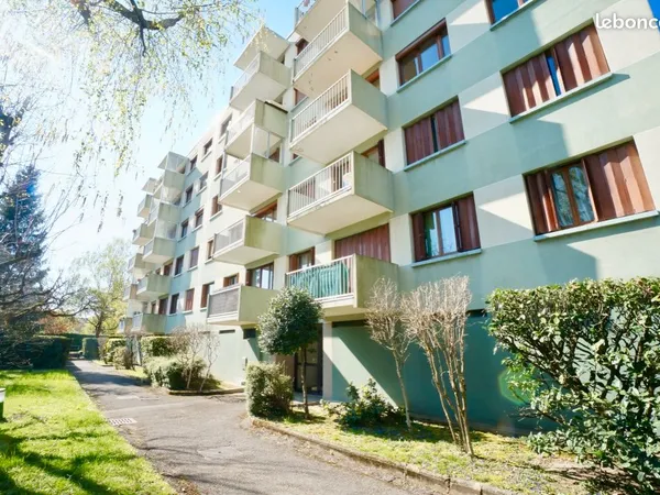 Appartement - 5 pièces - 91 m² - Etage 3/5 - Fontaine Secteur Gérard Philippe