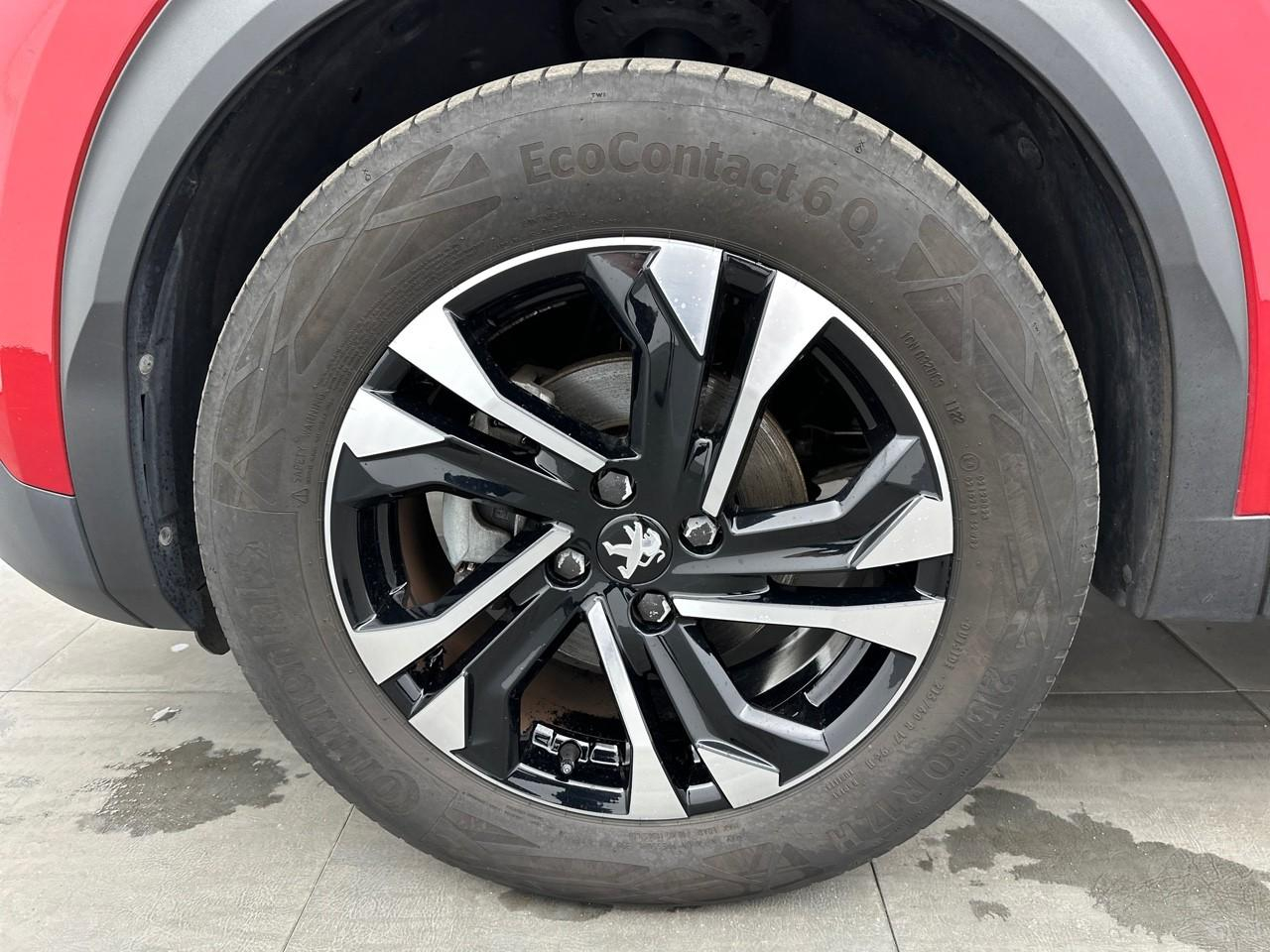 Peugeot 2008 puretech 130 s&s eat8 allure pack — photo 14
