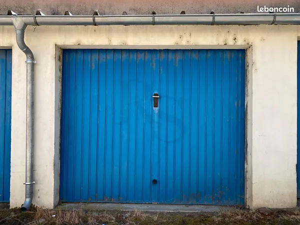 Parking/box 1 pièce 14 m²