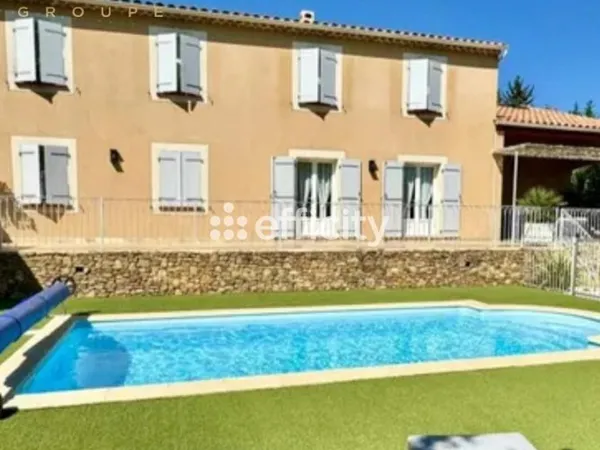 Maison 7 pièces 203 m²