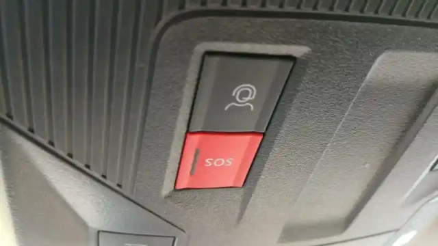 Peugeot 308 plug-in hybrid 195 ch e-dcs7 — photo 42