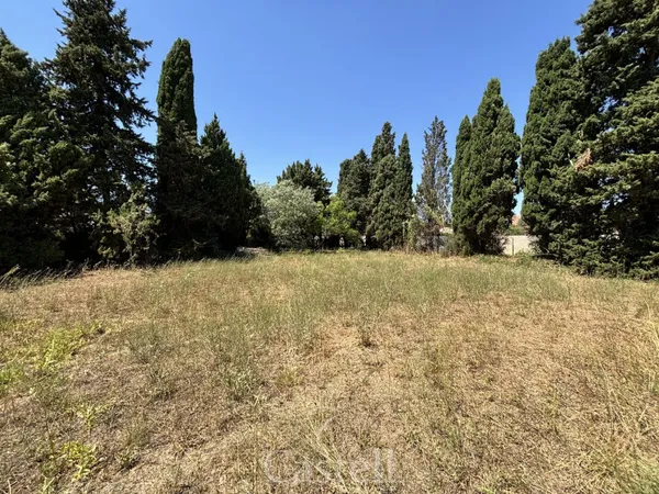 Terrain 600 m²