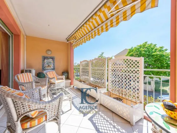 Appartement T4 de 117 m² au centre-ville avec garage