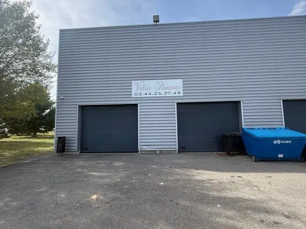 Local d’activité et entrepôt Location Verneuil-en-Halatte  200m² 1650€