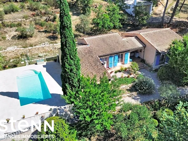 Maison Le Val 5 pièce(s) avec piscine et dépendance