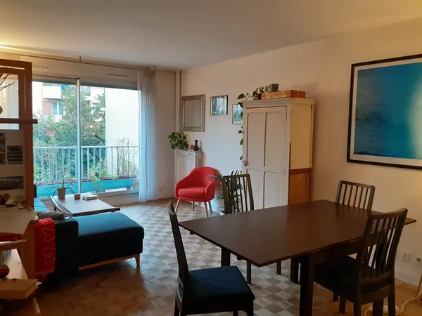 Loue dans appartement 90m² 15ème arrondissement - Chambre meublée dans une colocation sociale avec b