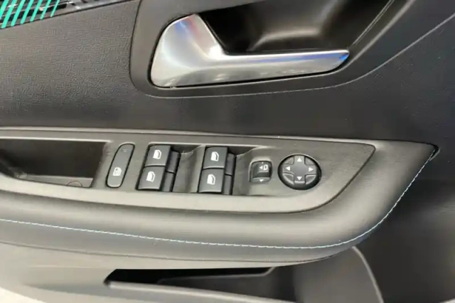 Peugeot 208 puretech 130 s&amp;s eat8 — photo 54