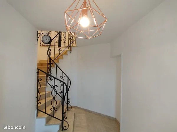 Appartement T3 meublé 1er étage climatisé