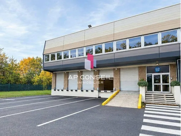 Entrepôt 1165 m²