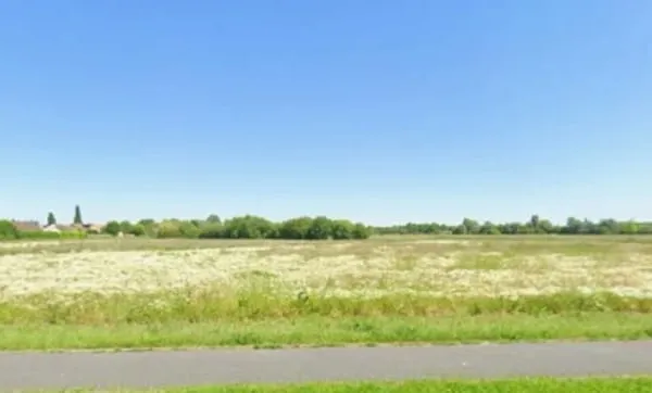 Terrain 400 m²