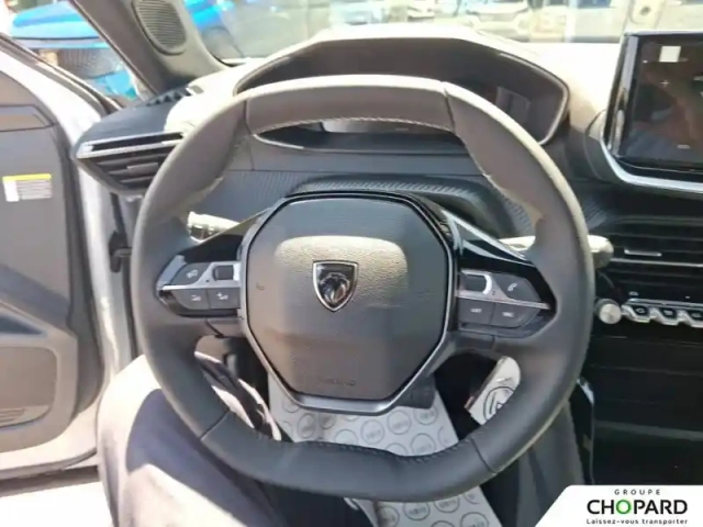 Peugeot 2008 hybrid 145 e-dcs6 — photo 16