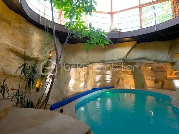Maison 11 pièces 380 m²