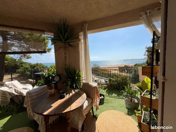 À SOLARO ( 1 km de Solenzara)loue appartement vue mer exceptionnelle