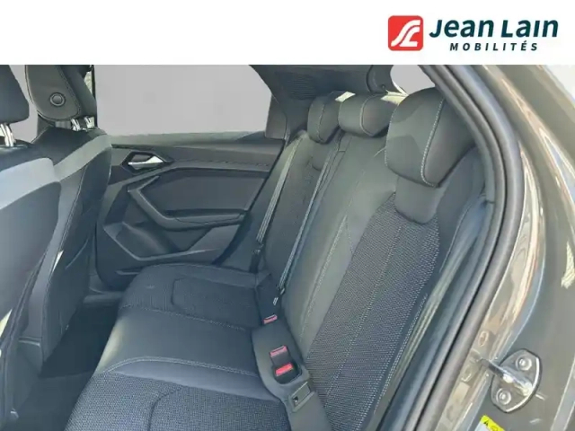Audi A1 sportback 30 tfsi 116 ch s tronic 7 — photo 17