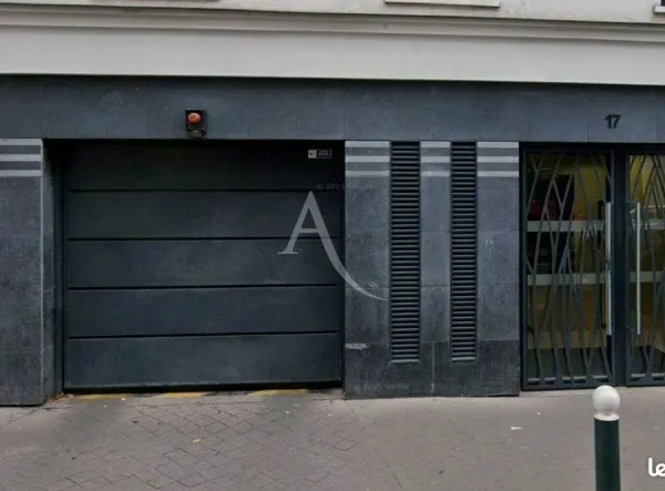 Parking/box 1 pièce 10 m²