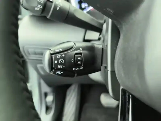 Citroën C3 Aircross puretech 130 s&amp;s eat6 shine — photo 18