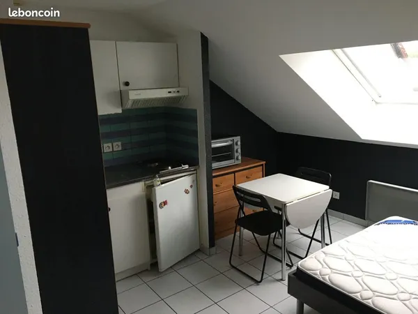 Particulier loue à Belfort un studio meublé de 20 m2 dans une résidence calme proche d'Alstom et des