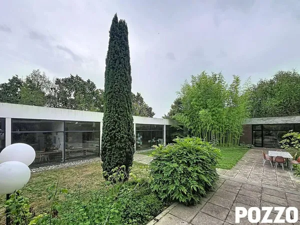 Maison de plain-pied 8 pièces 400 m²