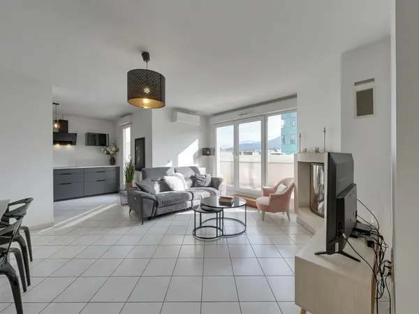 Echirolles Clinique des Cèdres dernier étage pour ce 3 pièce
