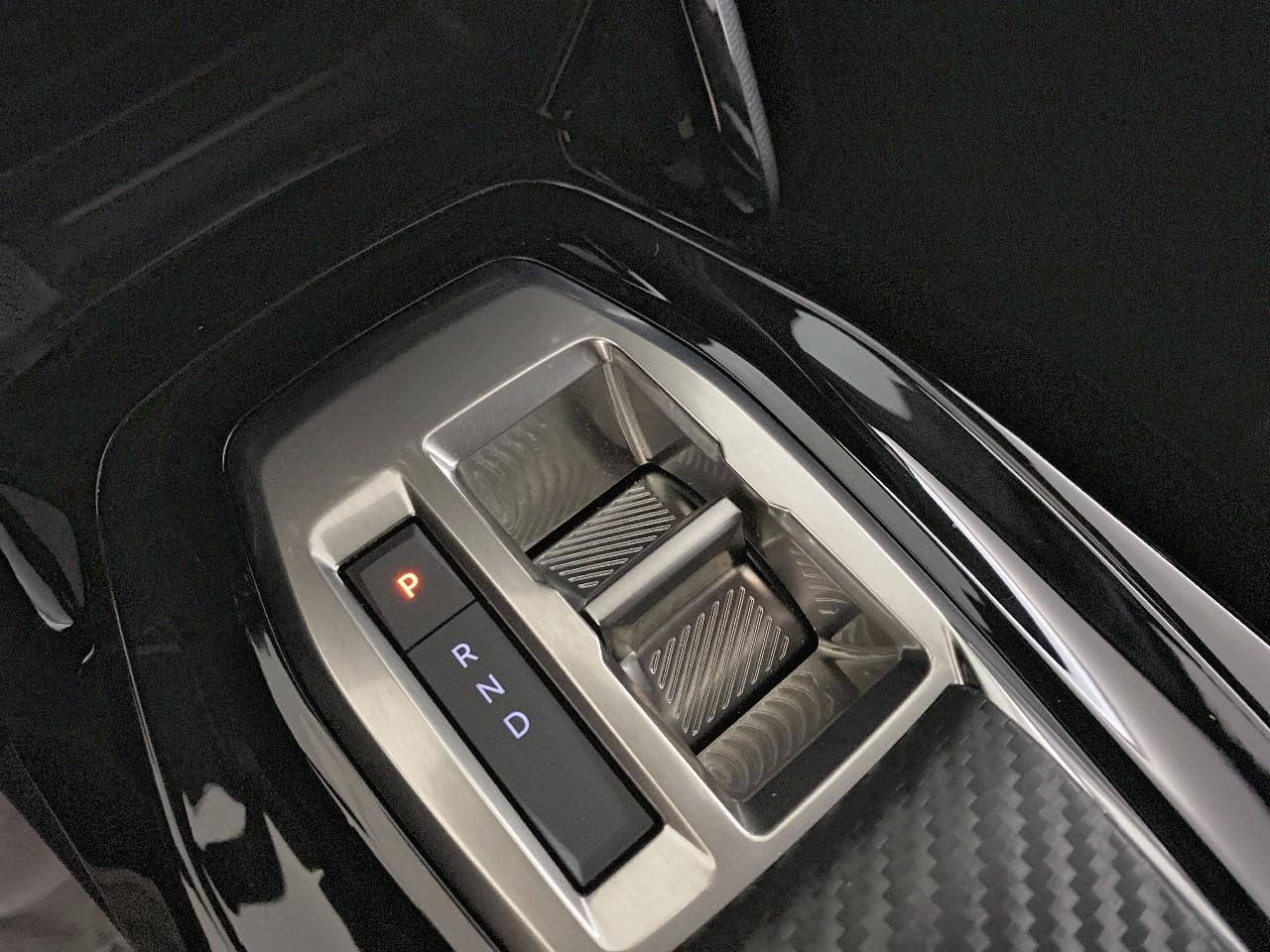 Peugeot 2008 hybrid 145 ch e-dcs6 allure — photo 15