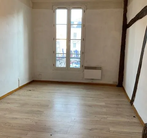 Appartement Location Nogent-le-Roi 1p 25m² 360€