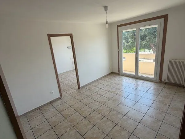 Appartement non meublé disponible à partir de décembre