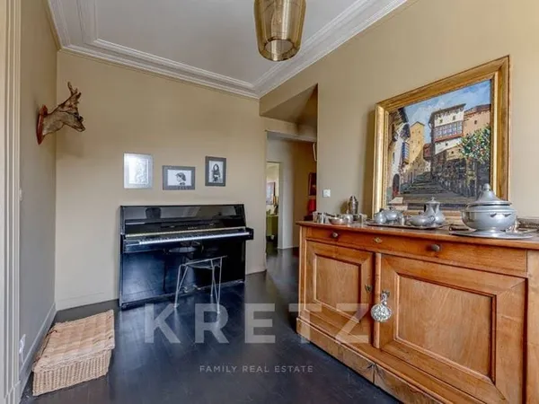 Appartement 6 pièces 157 m²