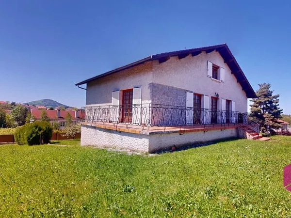 Maison sur sous-sol à rénover