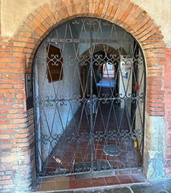 Photo 1