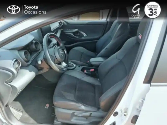 Toyota Yaris 116h gr sport 5p my22 — photo 11