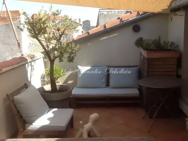 Avignon- intra muros beau duplex 3 ch. terrasse
