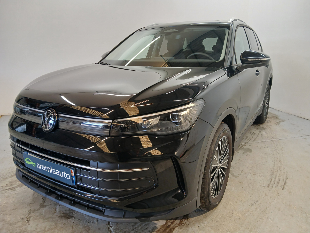 Volkswagen TIGUAN — photo 1