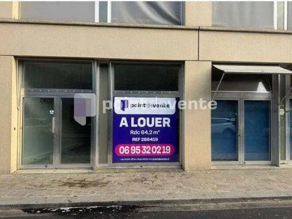 Local commercial 64 m²