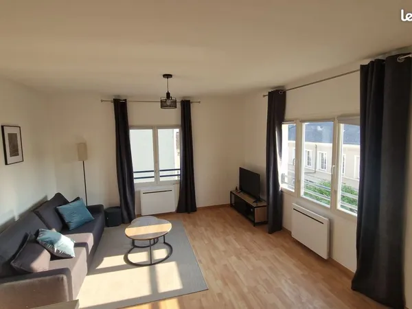T2 meublé 50 m² rénové, parking, ascenseur - Montargis centre