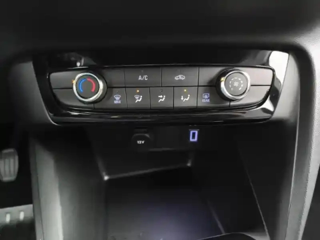 Opel Corsa 1.2 turbo 100 ch bvm6 — photo 13