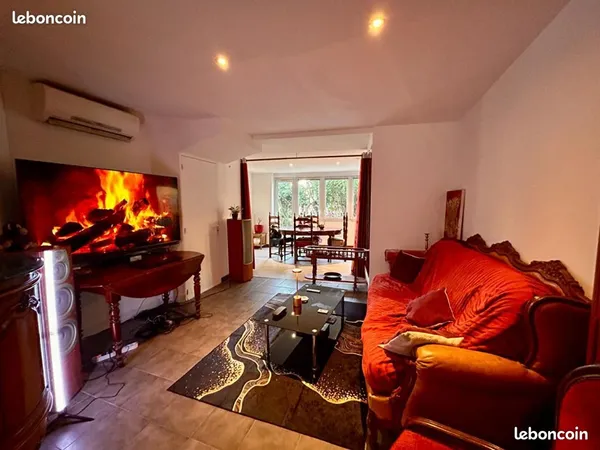 Loue très bel appartement luxueusement meublé en pierre doté d'une vaste cave et charmant jardin pri