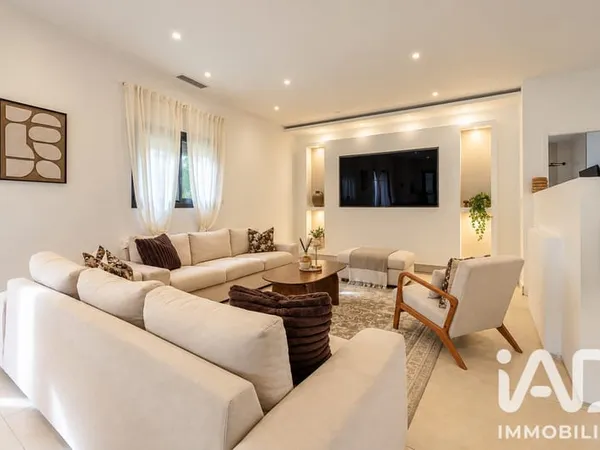 Maison 6 pièces 145 m²