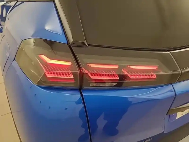 Peugeot 2008 electrique 54 kwh 156 ch — photo 17