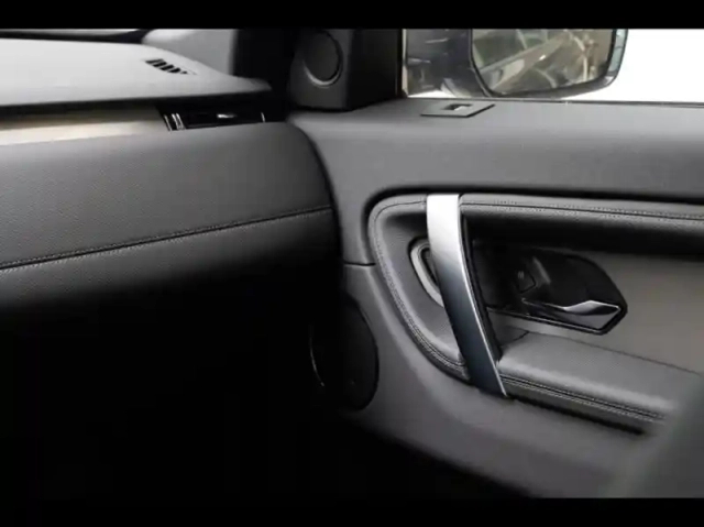 Land Rover Discovery Sport p270e phev 269ch dynamic se — photo 13
