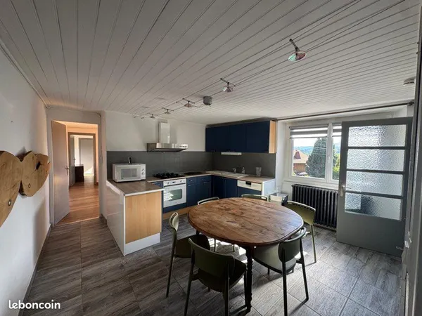 Location Appartement meublé dans maison de village