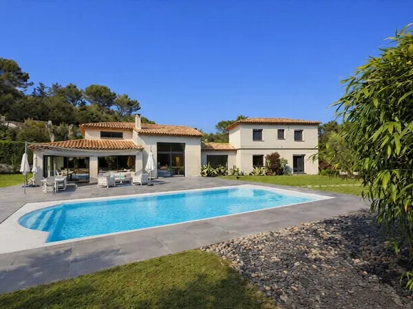 Maison 4 pièces 306 m²