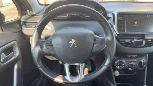 Peugeot 2008 1.5 BlueHDi 100 - Allure – 2019 – 132342 km – Diesel – Boîte Manuelle — photo 25