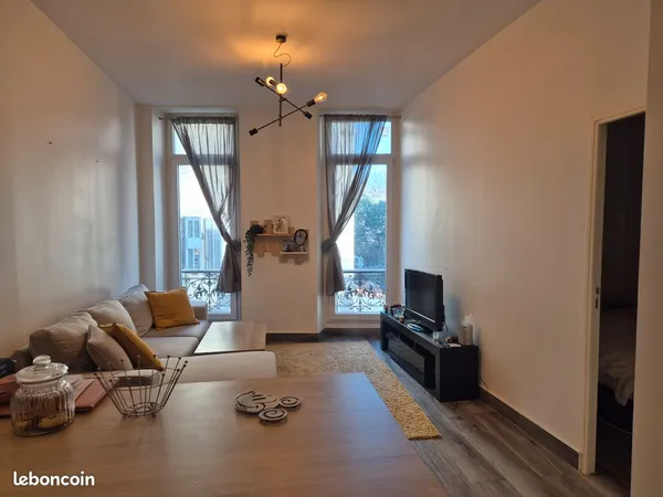 Appartement T2 meublé de 45,38m², à 5 mins à pied de l'hôpital la Conception, 15 mins à pied de l'hô