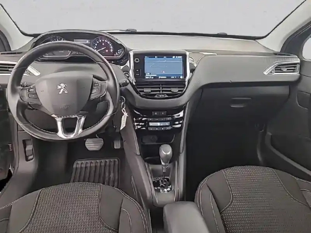 Peugeot 208 1.2 puretech 110ch s&amp;s eat6 — photo 8