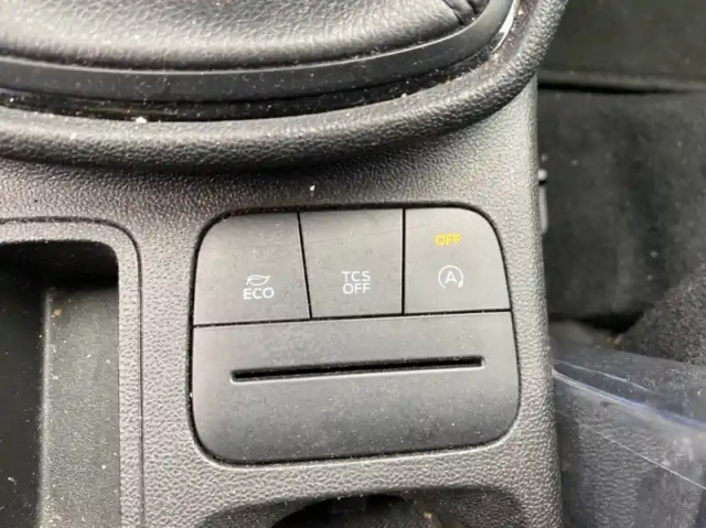 Ford Fiesta affaires 1.5 tdci 85ch s&amp;s trend — photo 18