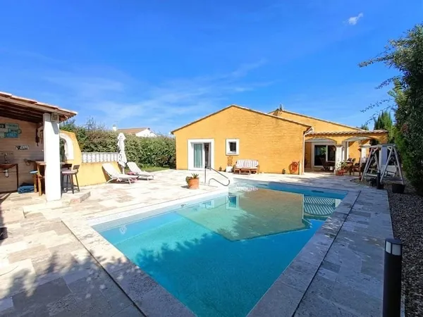 Villa de 175m² avec studio indépendant & stationnements XXL