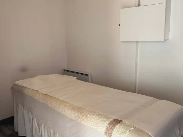 Salon de massage de 30m2 refait a neuf