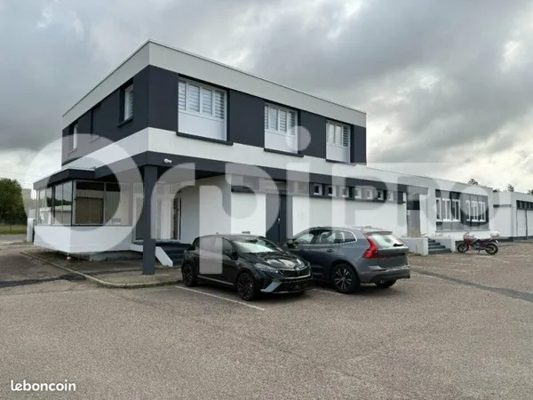 Local d'activité 615 m²